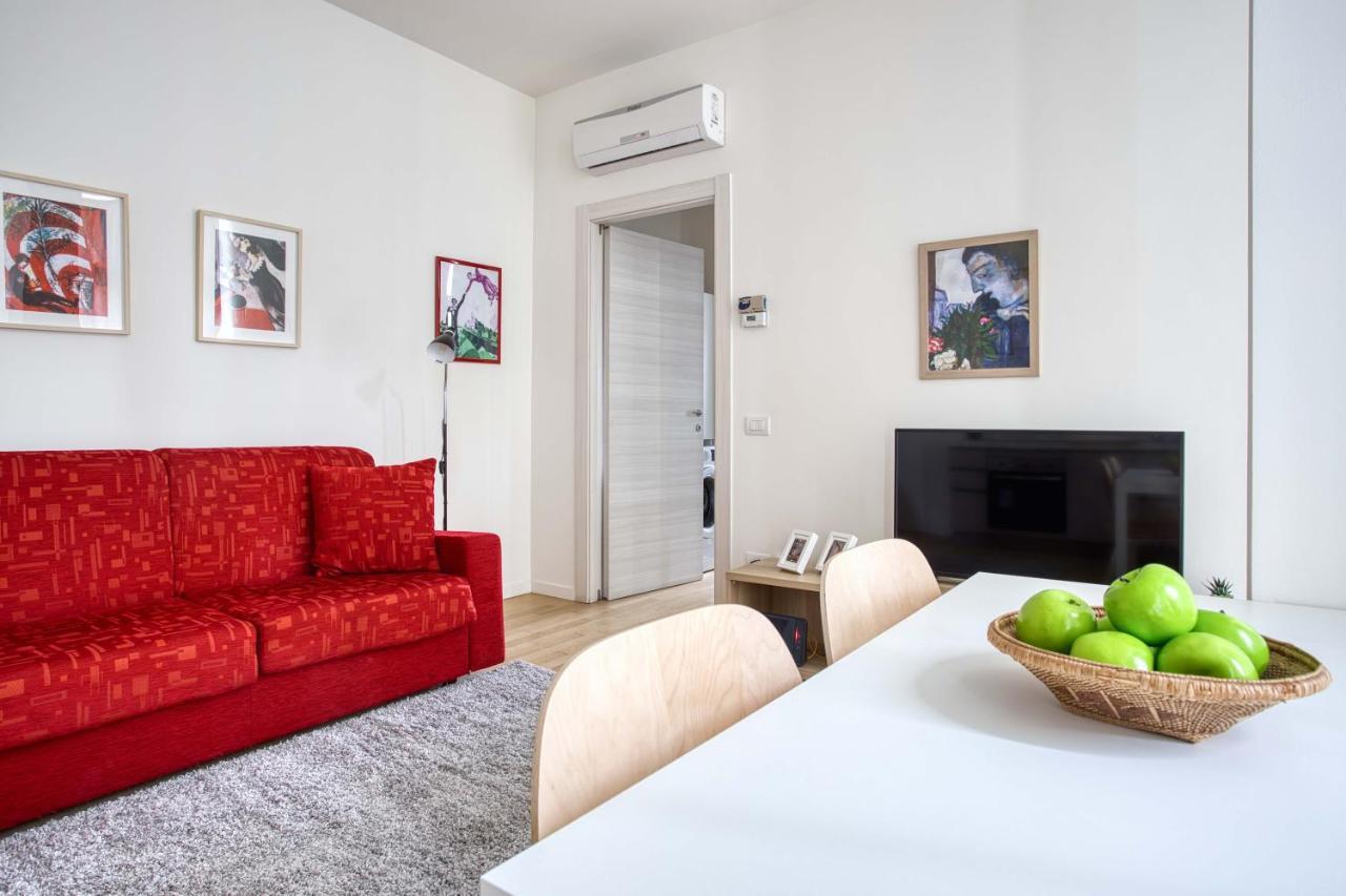 Apartment Joivy Lovely Flat With Balcony Mailand