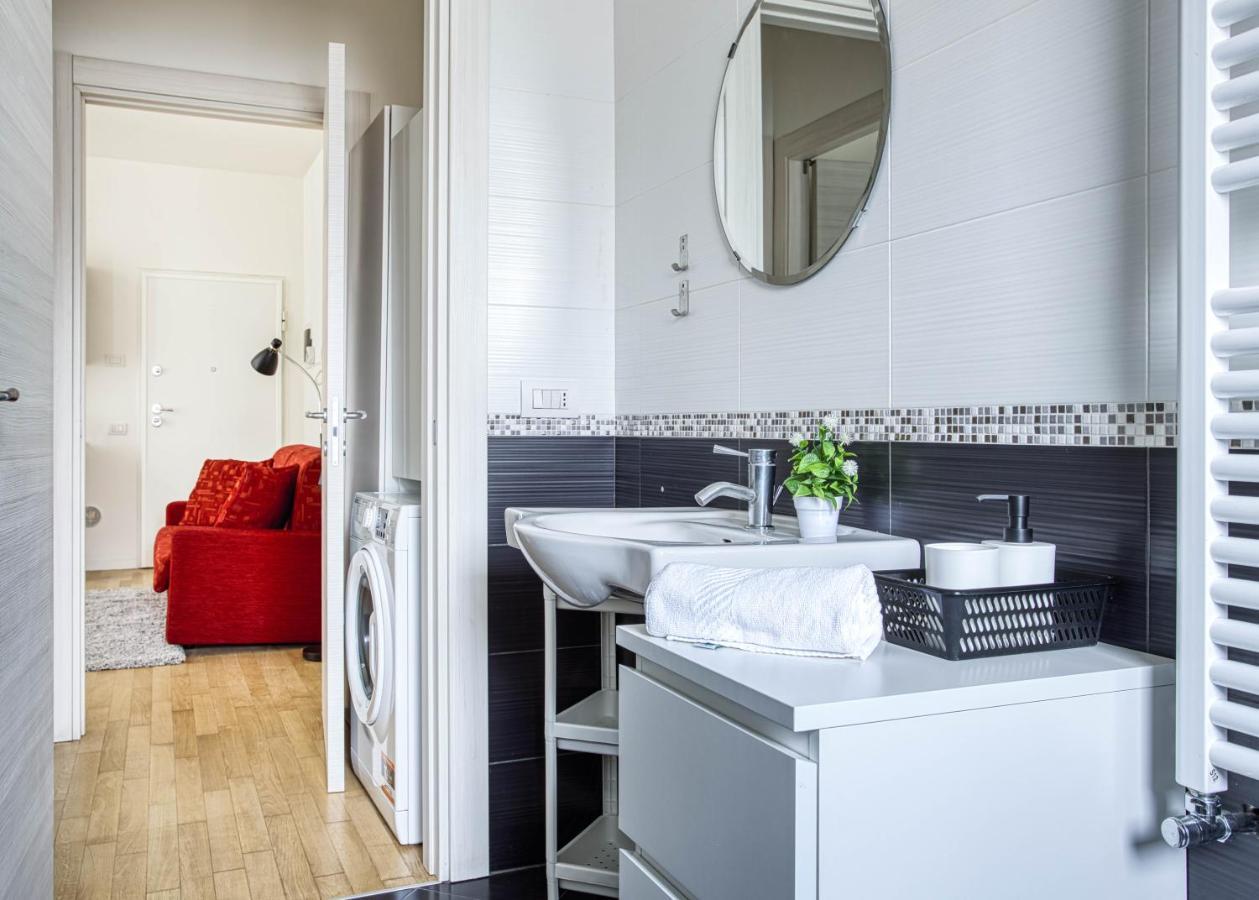 Apartment Joivy Lovely Flat With Balcony Mailand
